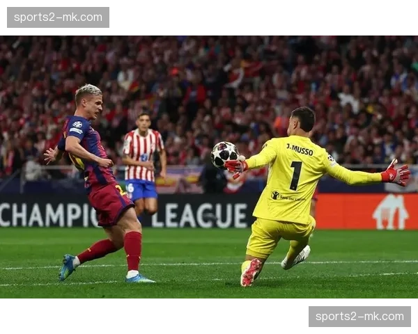 巴萨控球率78%却成无效控球 横传回传无法穿透马竞密集防线